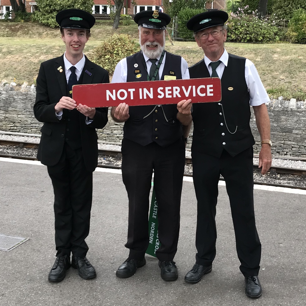 sv_sq9 Swanage Railway Volunteer - Porters